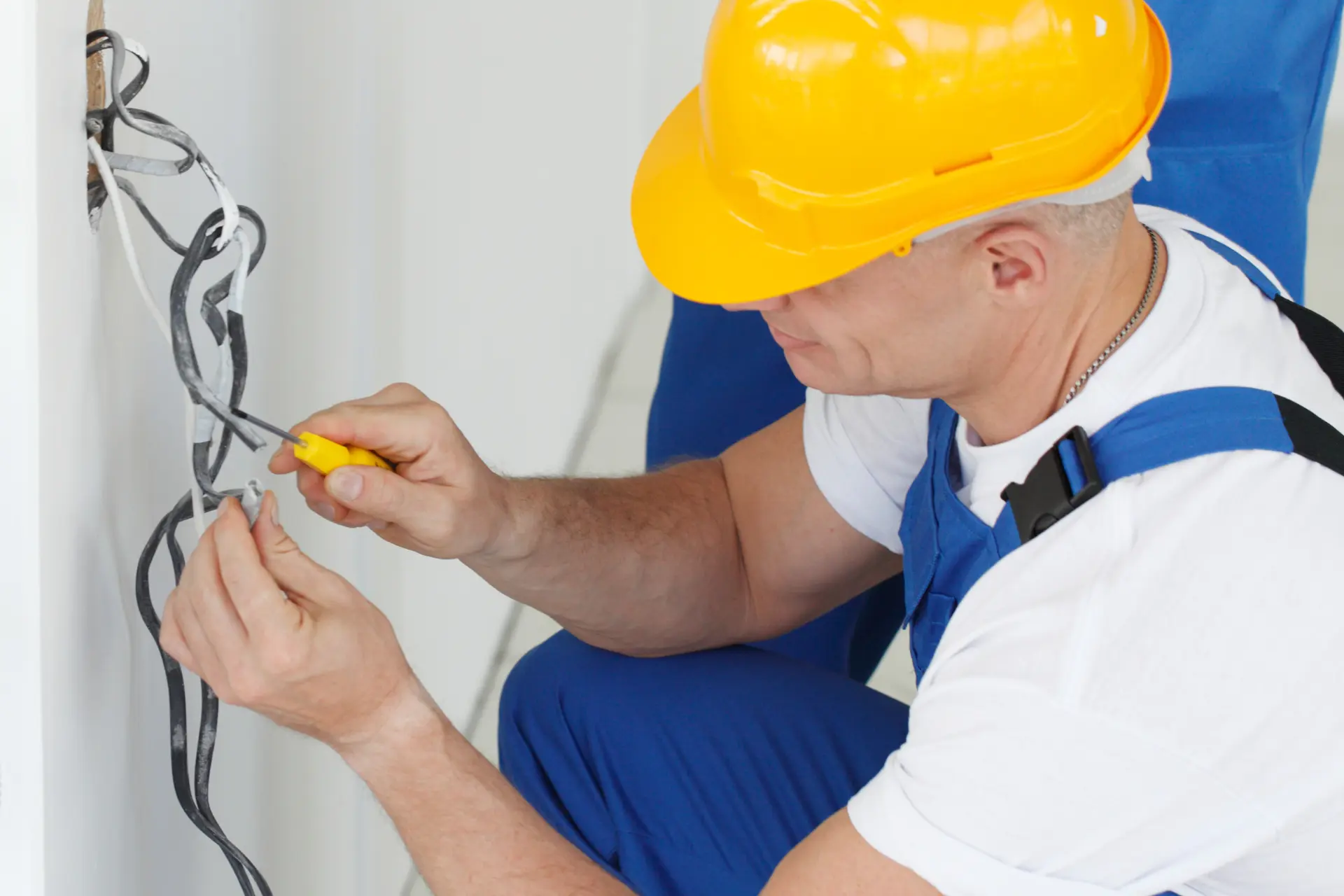WahidAlSafa Electric Electrical Services in Dubai